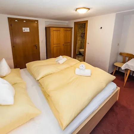 Fruehstueckspension Gweil 3*