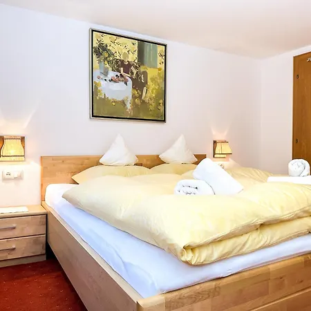 Fruehstueckspension Gweil 3*