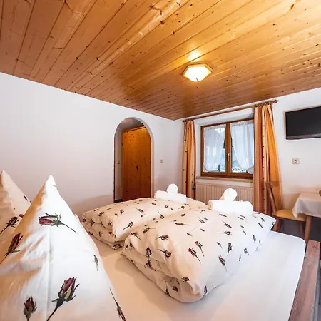 Guest house Fruehstueckspension Gweil 3*