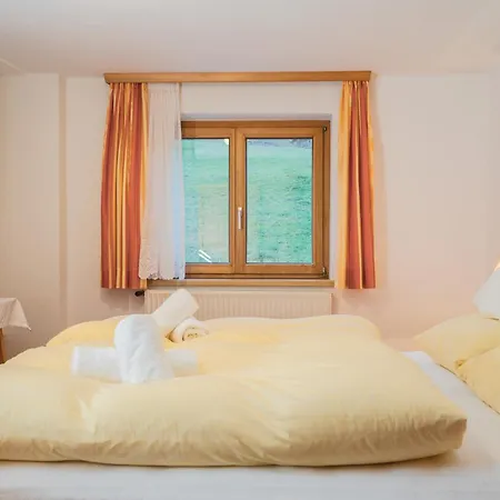 Guest house Fruehstueckspension Gweil 3*